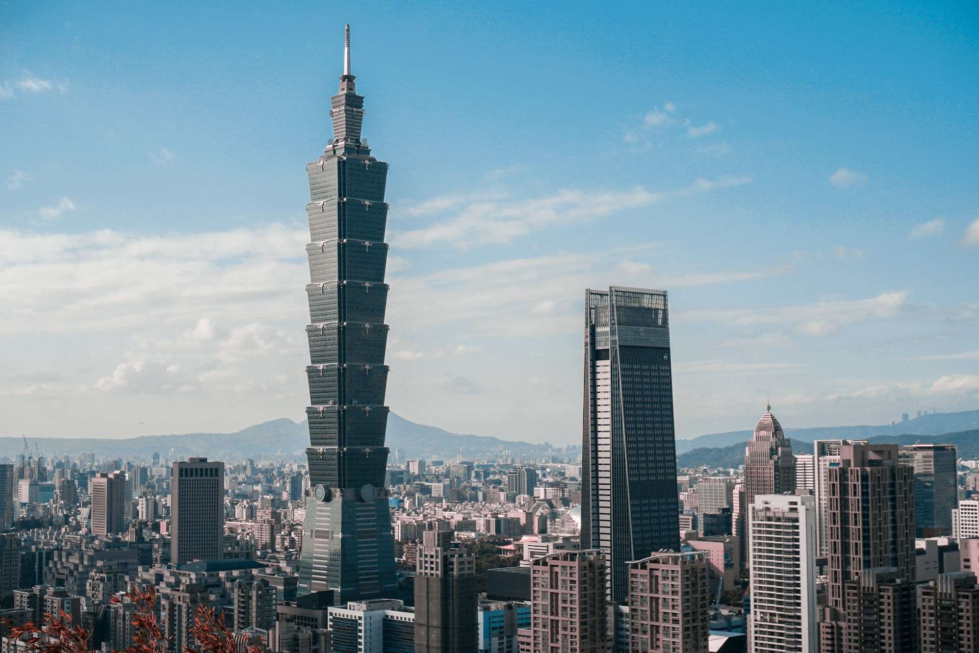 A view of downtown Taipei. (Photo: Lisanto/Unsplash)