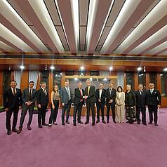 Deputy Foreign Minister Wu Chih-chung with a visiting delegation of Israeli lawmakers on May 4. (Photo: Ministry of Foreign Affairs)
