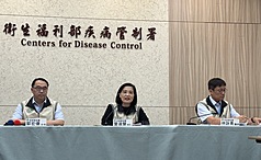 Centers for Disease Control Spokesperson Tseng Shu-hui (center) on May 19. (Photo: CNA)