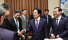 President Lai Ching-te (center) during a meeting with the the Taiwan WHA Action Team on May 28. (Photo: CNA)
