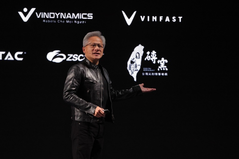 Jensen Huang, CEO of AI chip giant NVIDIA, delivered the keynote address at the GTC Taipei conference held at the Taipei Pop Music Center on June 1.(Photo: CNA)