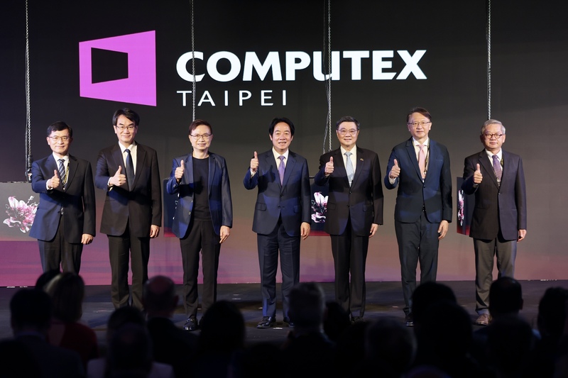 President Lai Ching-te (center) at the 2026 Computex opening ceremony. (Photo: CNA)