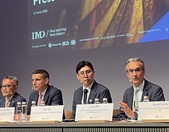 IMD World Competitiveness Center Director Arturo Bris (first on right) says Taiwan's government efficiency has been evident to the world since the 2020 pandemic. (Photo: CNA)