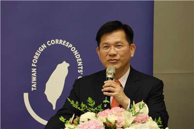 Taiwan Foreign Minister Lin Chia-lung delivers remarks at a briefing organized by the Taiwan Foreign Correspondents' Club (TFCC) in Taipei on June 17, 2026. (Rti Photo/James Thompson)