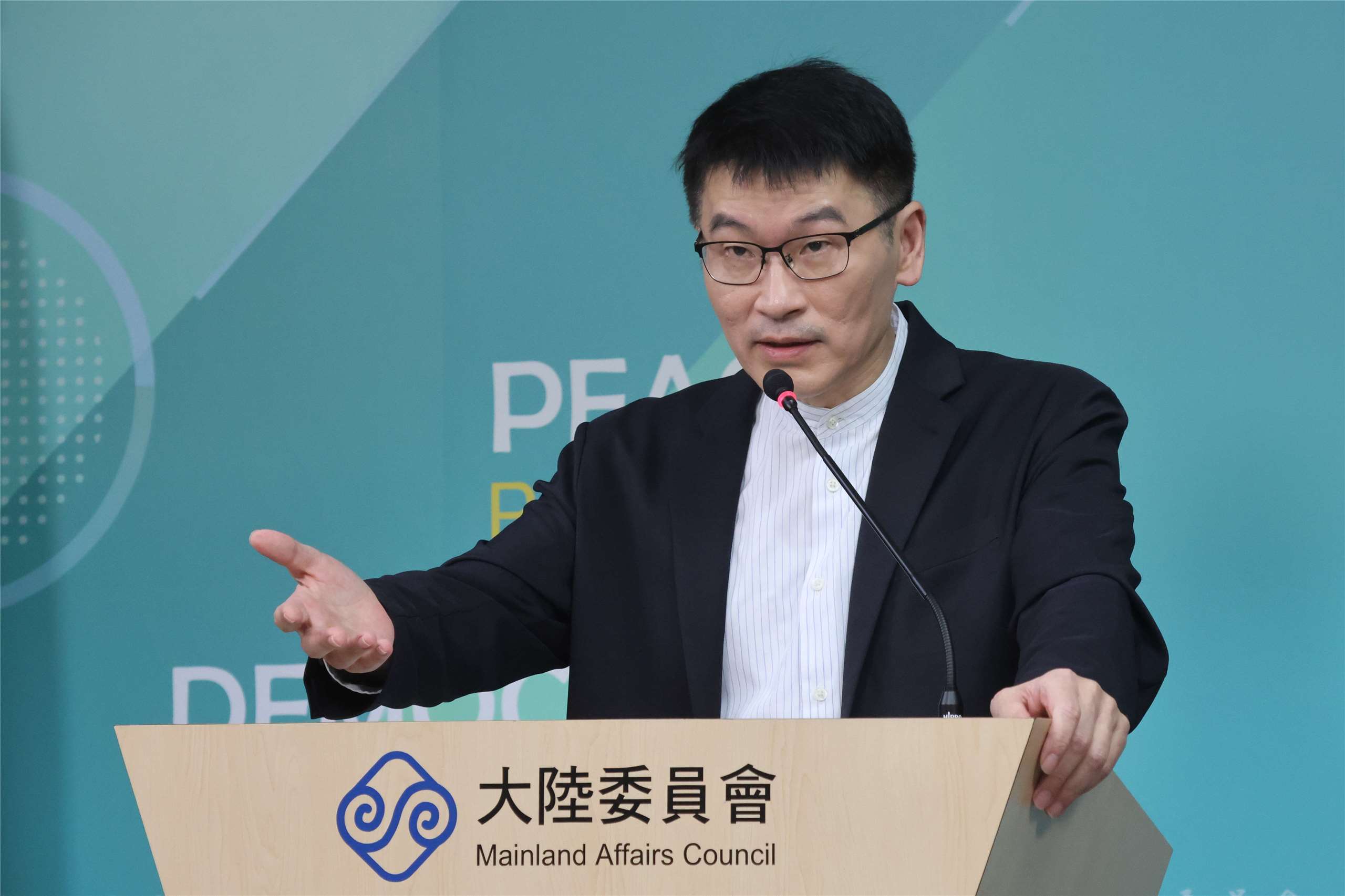 Mainland Affairs Council Deputy Minister Liang Wen-chieh speaks at a routine press briefing in Taipei on July 16, 2026. (Rti Photo/James Thompson)