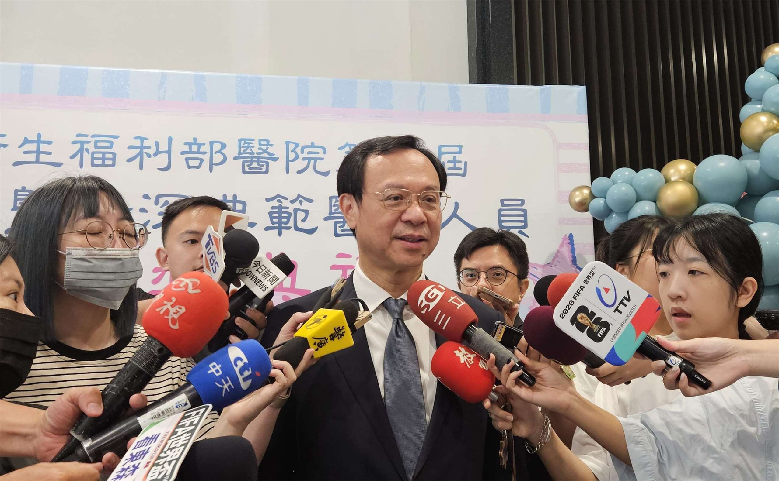 Health Minister Shih Chung-liang stated on July 14 that products made by Central Union Oil Corporation may only return to shelves if both upstream and raw materials and downstream products pass inspections. (Photo: Rti)