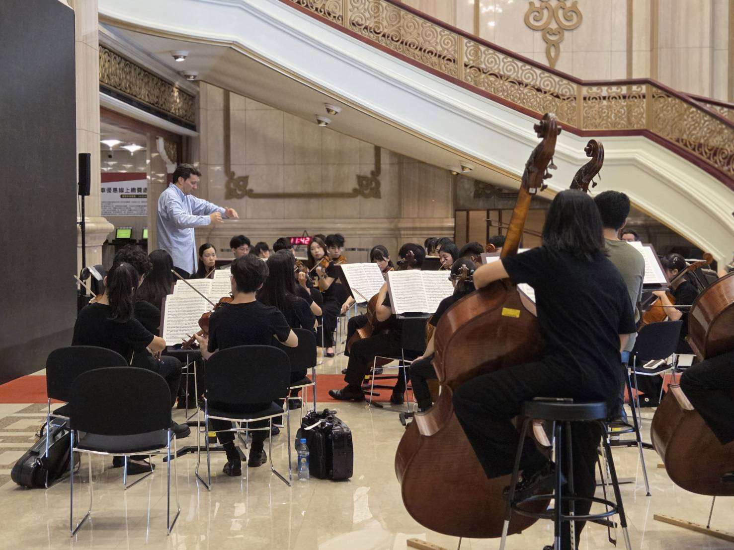 The Berlin Philharmonic and the National Youth Symphony Orchestra (NSYO) rehearsing together in Taiwan for the first time in 2025. (Photo: Rti)