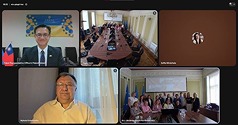 Representative to Poland Jeff Liu, and Ukrainian representatives attended the signing ceremony via video conference. (Photo: CNA)