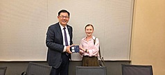 Foreign Ministry drone task force Chief Chiang Zhen-wei and Ukrainian Chamber of Commerce in Japan President Kateryna Yavorska met at Tokyo Tower earlier this month  to discuss future collaborations in drone technology. (Photo: Foreign Affairs Ministry)