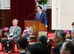 President Lai Ching-te during a meeting with the 66th National Primary and High School Science Fair participants on July 27. (Photo: CNA)