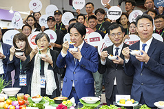 Lai emphasized that food is the most important thing for people, saying that Taiwanese people even greet each other by asking, "Have you eaten yet?" (Photo: CNA)