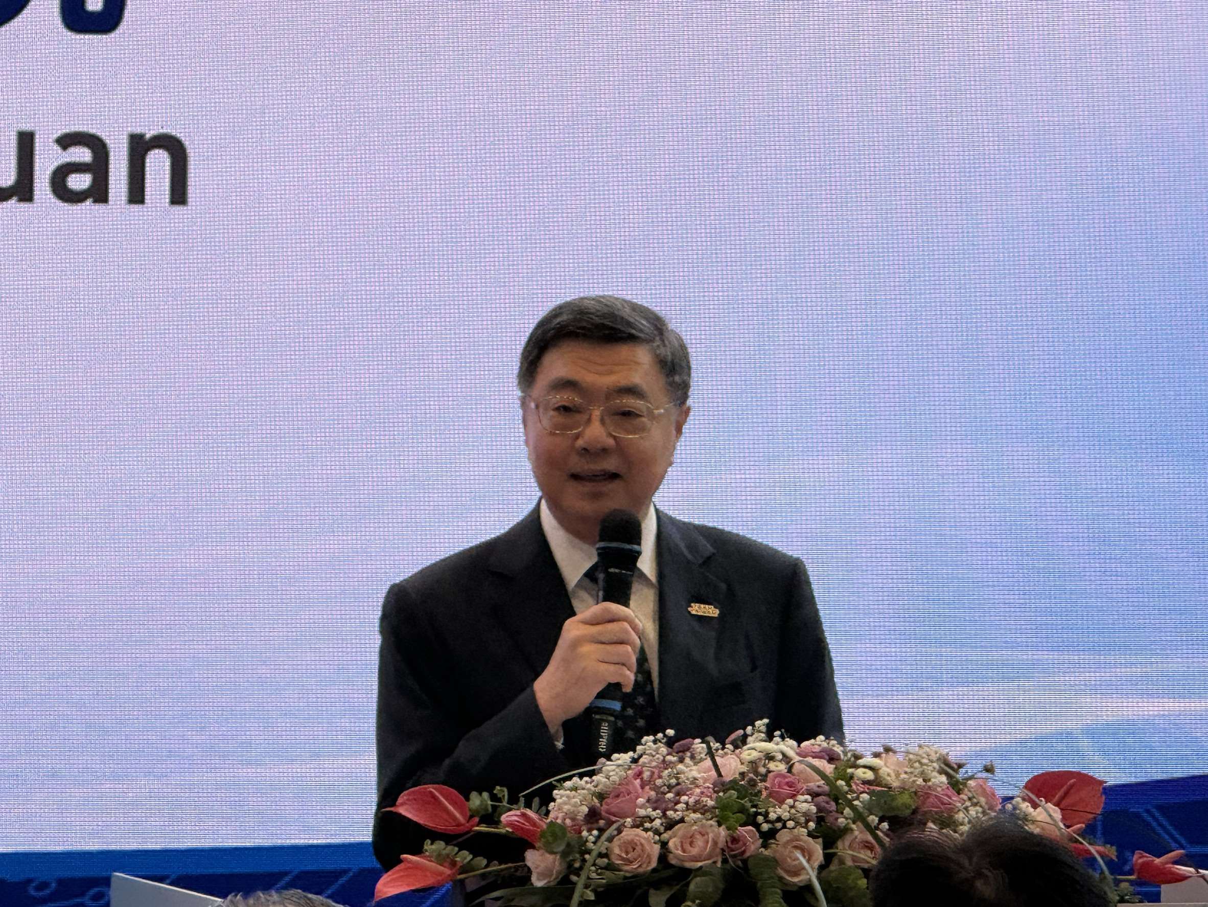Premier Cho Jung-tai says next year’s NT$10,000 cash payments for all citizens will maintain fiscal balance. (Photo: Rti)