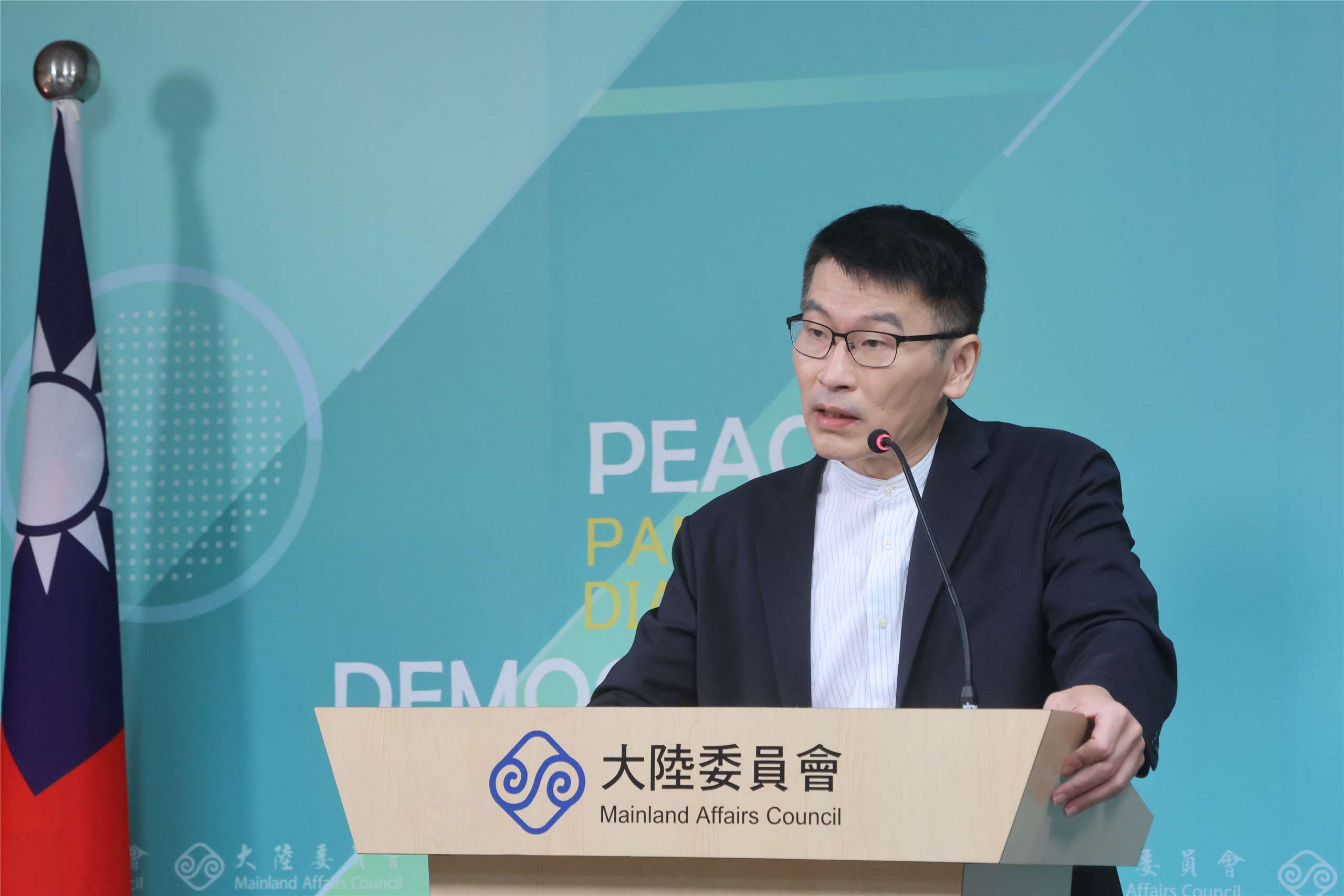 Mainland Affairs Council Deputy Minister Liang Wen-chieh speaks at a routine press briefing in Taipei on August 6, 2026. (Rti Photo/James Thompson)