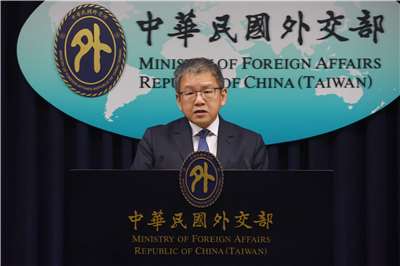 Foreign Ministry Department of West Asian and African Affairs Director-General Yen Chia-Liang speaks at a routine press briefing in Taipei on August 11, 2026. (Rti Photo/James Thompson)