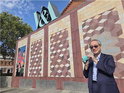 Culture Minister Li Yuan visited the Young V&A children's museum in London to learn from child-centered approach  for the National Children's Future Museum project in Taiwan. (Photo: Rti)