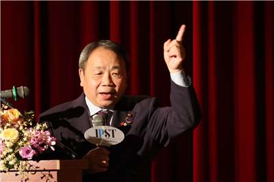 Hei Seki, a member of Japan’s House of Councillors, speaks at a Taiwan-Japan diplomacy and defense forum in Taipei on September 9, 2026. (Rti Photo/James Thompson)