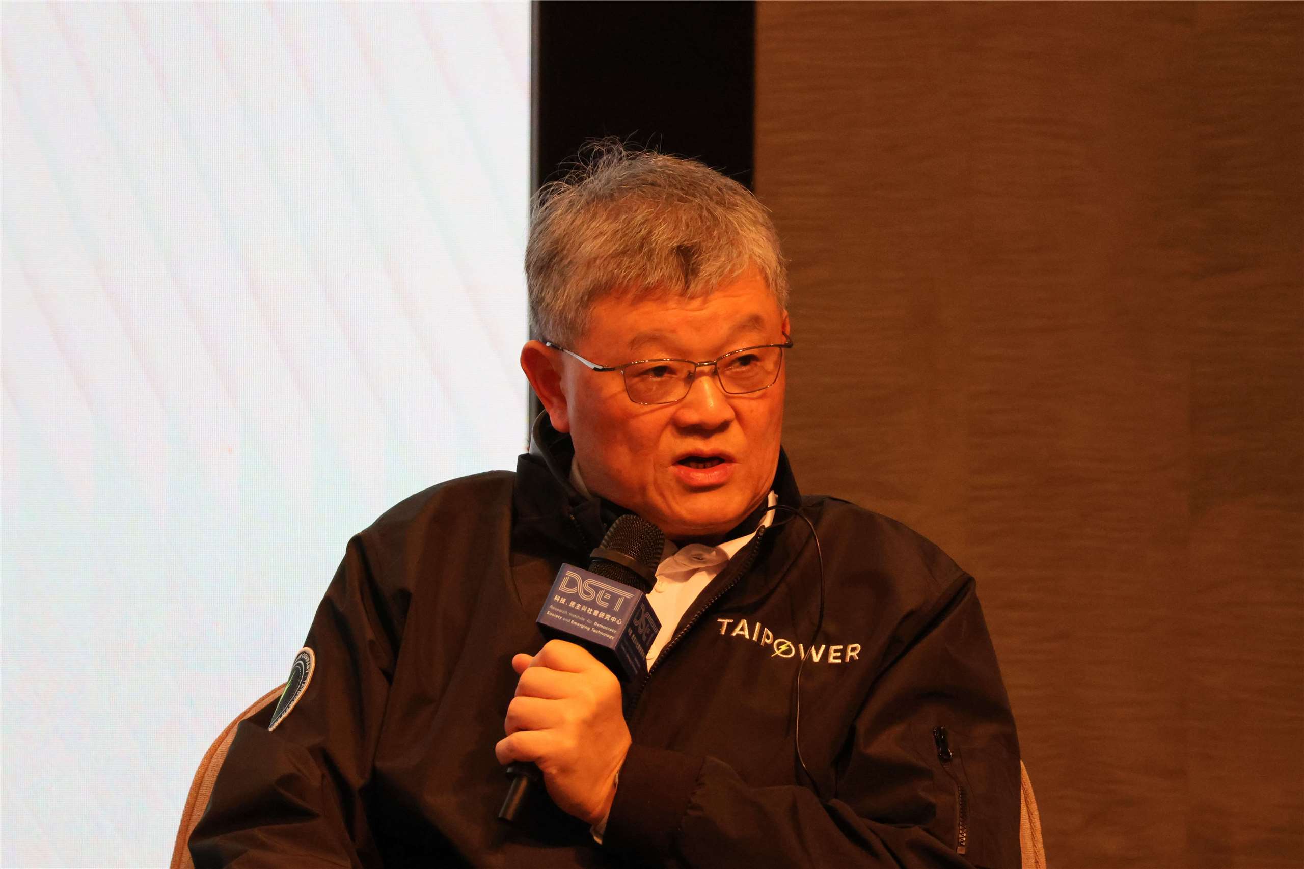 Taiwan Power Company Vice President Wu Chin-chung speaks at the DSET 2026 Annual Forum held in Taipei on June 6, 2026. (Rti Photo/James Thompson)