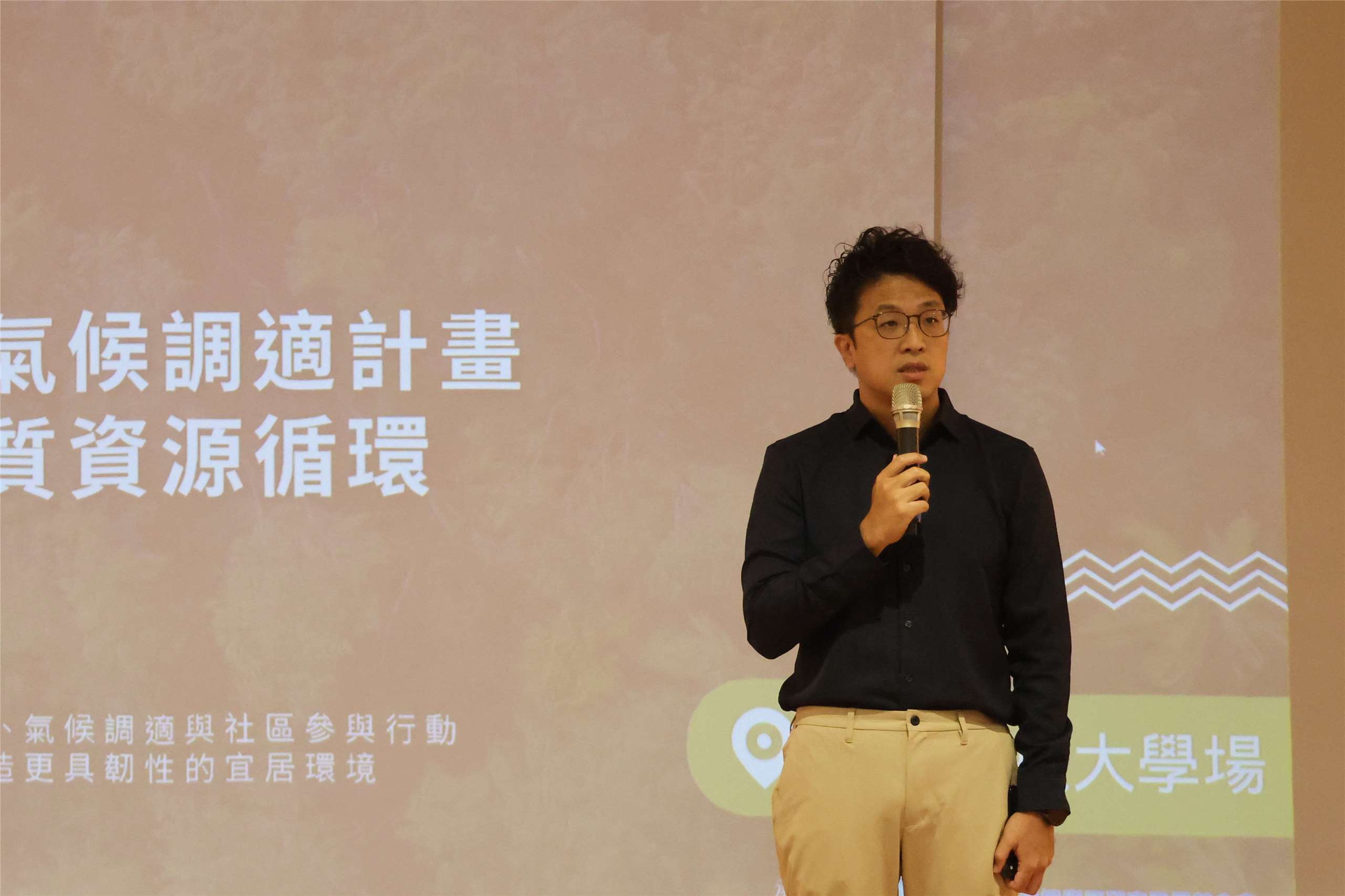 DPP legislator Puma Shen speaks at a public consultation on the National Green Shade Climate Adaptation Plan in Taipei on July 20, 2026. (Rti Photo/James Thompson)
