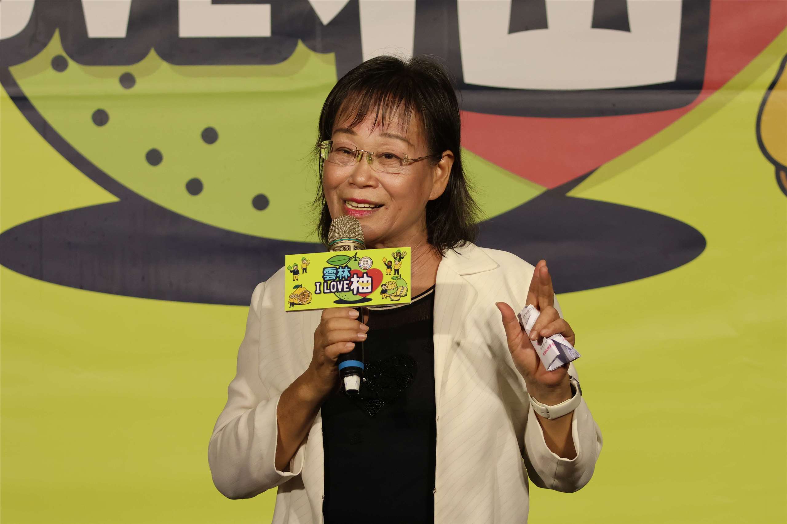 Yunlin County Deputy Magistrate Hsieh Shu-ya speaks at a pomelo promotional event in Taipei on September 4, 2026. (Rti Photo/James Thompson)