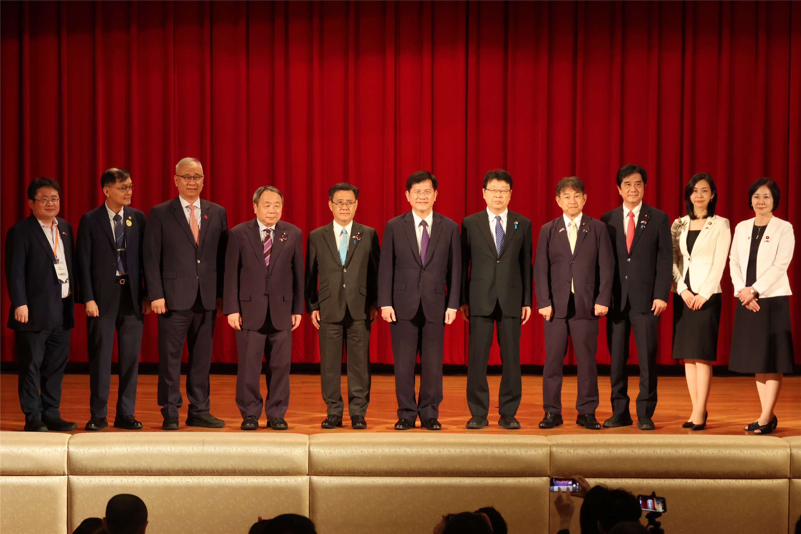Taiwanese and Japanese participants pose for a group photo at a Taiwan-Japan diplomacy and defense forum organized by IPST in Taipei on September 9, 2026. (Rti Photo/James Thompson)
