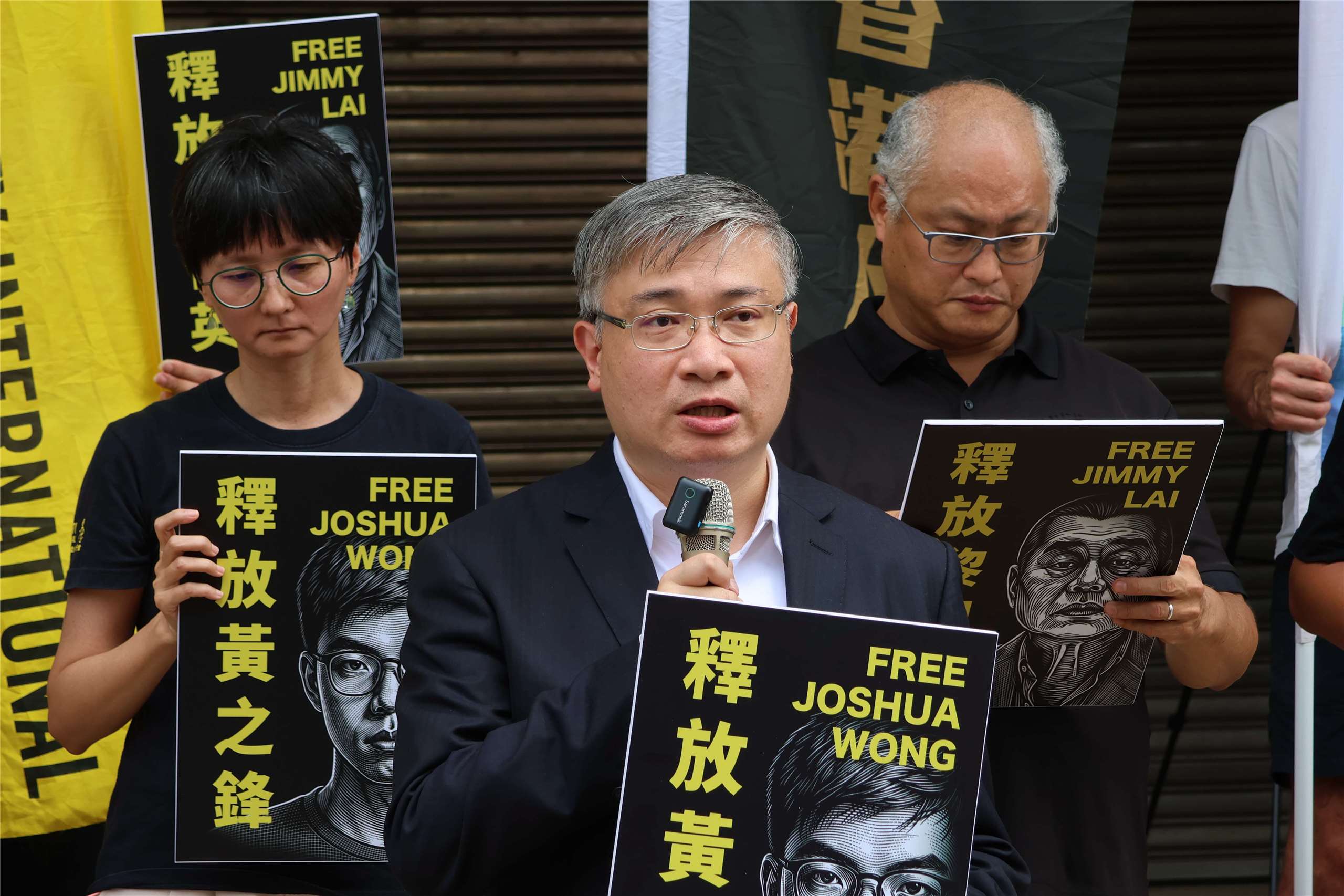 Lawyer and commentator Eric Poon speaks at a press conference calling for the release of jailed Hong Kong democracy activist Joshua Wong in Taipei on September 2, 2026. (Rti Photo/James Thompson)