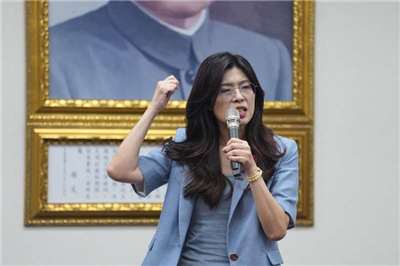 Cheng Li-wun, presidenta del KMT, se opone a gastar el 5 % del PIB en defensa, un presupuesto propio de tiempos de guerra (Foto: CNA)