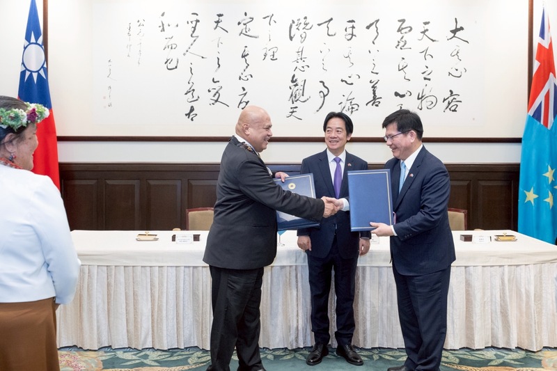 Firma del Tratado de Unidad y Prosperidad Compartida Taiwán-Tuvalu (Foto: CNA)