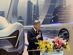 Kung Ming-hsin, ministro de Economía, dice que Taiwán avanza firmemente en el desarrollo de vehículos eléctricos (Foto: CNA)