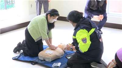 Prácticas de primeros auxilios (Foto: captura de vídeo)