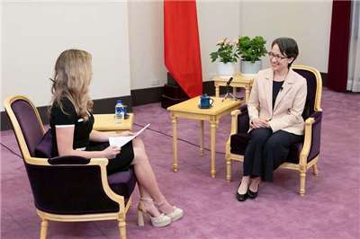 Hsiao Bi-khim durante la entrevista en War Room (Foto: Oficina Presidencial)