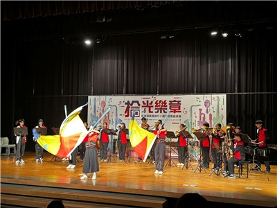 La banda de marcha de la Escuela Secundaria Bausun (寶桑國中), de Taitung, interpretó el tema «Rapsodia de los ancestros» (《祖靈狂想》), una pieza encargada al compositor Hsiao Yu-ting (蕭育霆). Los estudiantes interpretaron la pieza con atuendos tradicionales aborígenes.