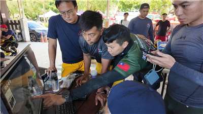 Rescatistas planificando sus operaciones en Hualien (Foto: captura de vídeo)
