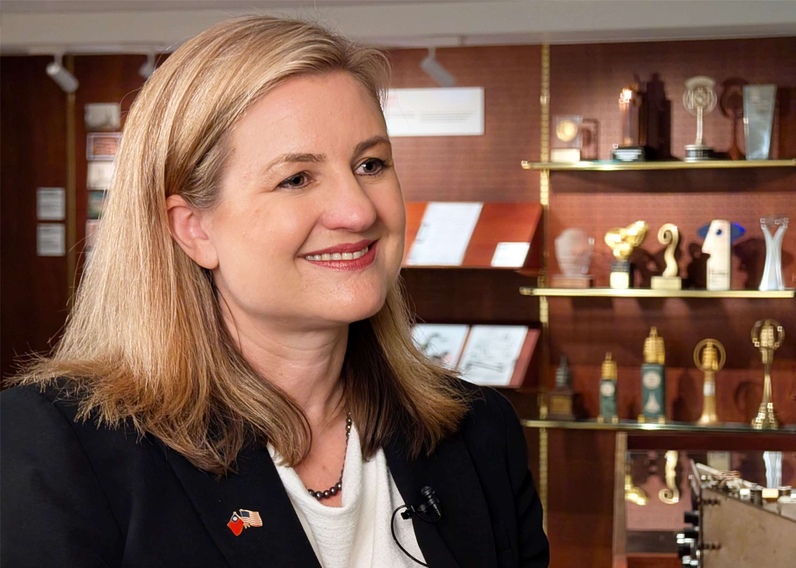 Kate Gallego, alcaldesa de Phoenix, entrevistada por Rti (Foto: Rti)