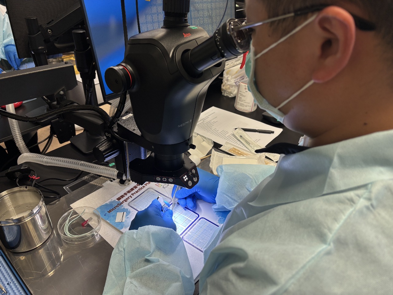 El Instituto Nacional de Investigación de Taiwán (NARLabs) presentó hoy la plataforma de empaquetado avanzado CoCoB, una tecnología considerada clave para el desarrollo de la inteligencia artificial (IA) (Foto: Rti)