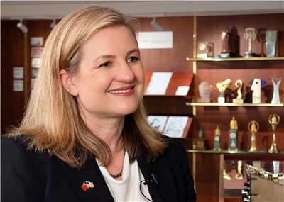 Kate Gallego, alcaldesa de Phoenix, entrevistada por Rti (Foto: Rti)