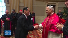 El Papa León XIV saluda al embajador de la República de China ante la Santa Sede (Foto: CNA)
