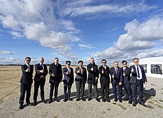 delegación taiwanesa inspeccionA los terrenos en la ciudad de Miękinia, Baja Silesia, destinados a albergar un nuevo parque tecnológico promovido por el sector eléctrico y electrónico de Taiwán (TEEMA) (Foto: CNA)