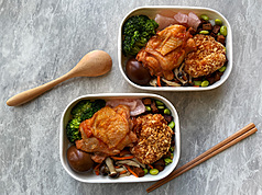 El Bento del ferrocarril: no es solo comida, es identidad nacional en una cajita de cartón. (Foto: TRA/CNA)