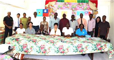 Integrantes del "Plan de Asistencia Técnica Juvenil en el Extranjero" en Santa Lucía. (Foto cortesía de la emabaja de Santa Lucía en Taiwán)