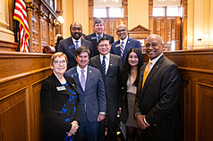 Representante de Taiwán en Atlanta se fotografía con miembros del congreso estatal de Georgia (Foto: CNA)