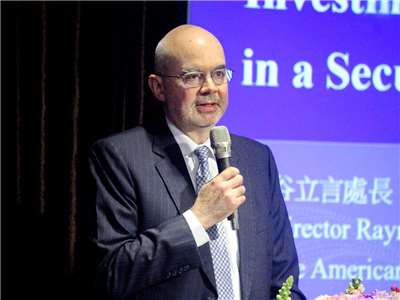 Raymond Greene, director del AIT, ha exigido con más contundencia al Yuan Legislativo que apruebe el presupuesto especial de defensa para que Taiwán compre armas a EEUU (Foto: Rti)