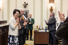 La directora de la oficina representativa en Houston, Yvonne Hsiao, en el Congreso Estatal de Oklahoma (Foto: CNA)