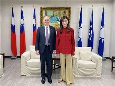 Cheng Li-wun se reunió con el director del AIT, Raymond F. Greene (Foto: AIT)