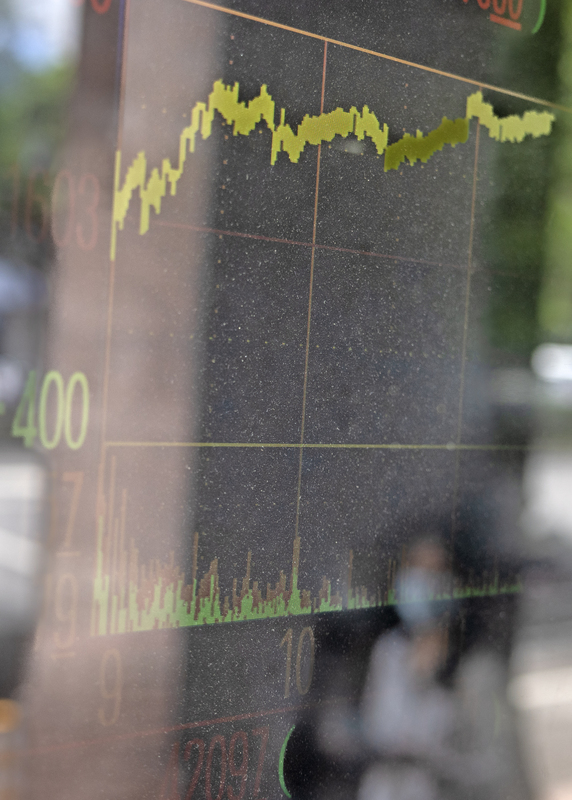 La IA sigue disparando el optimismo en la Bolsa de Taipéi a niveles anómalos (Foto: CNA)