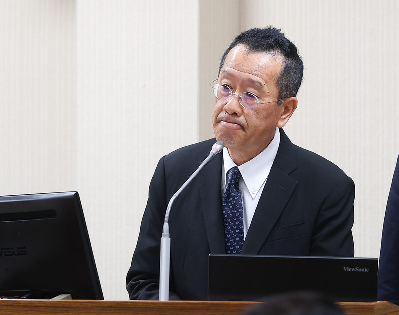 Wellington Koo, ministro de Defensa, comparece ante el Yuan Legislativo por el accidente de un avión T-34 que se cobró la vida de dos pilotos de las fuerzas aéreas (Foto: CNA)