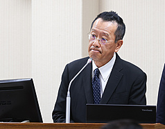 Wellington Koo, ministro de Defensa, comparece ante el Yuan Legislativo por el accidente de un avión T-34 que se cobró la vida de dos pilotos de las fuerzas aéreas (Foto: CNA)
