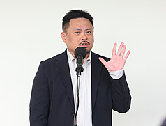 Hung Sun-han, ministro de Trabajo (Foto: CNA)
