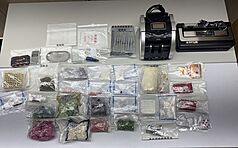 Incautación de etomidato, cigarrillos de vapeo y electrónicos para su consumo (Foto: CNA)