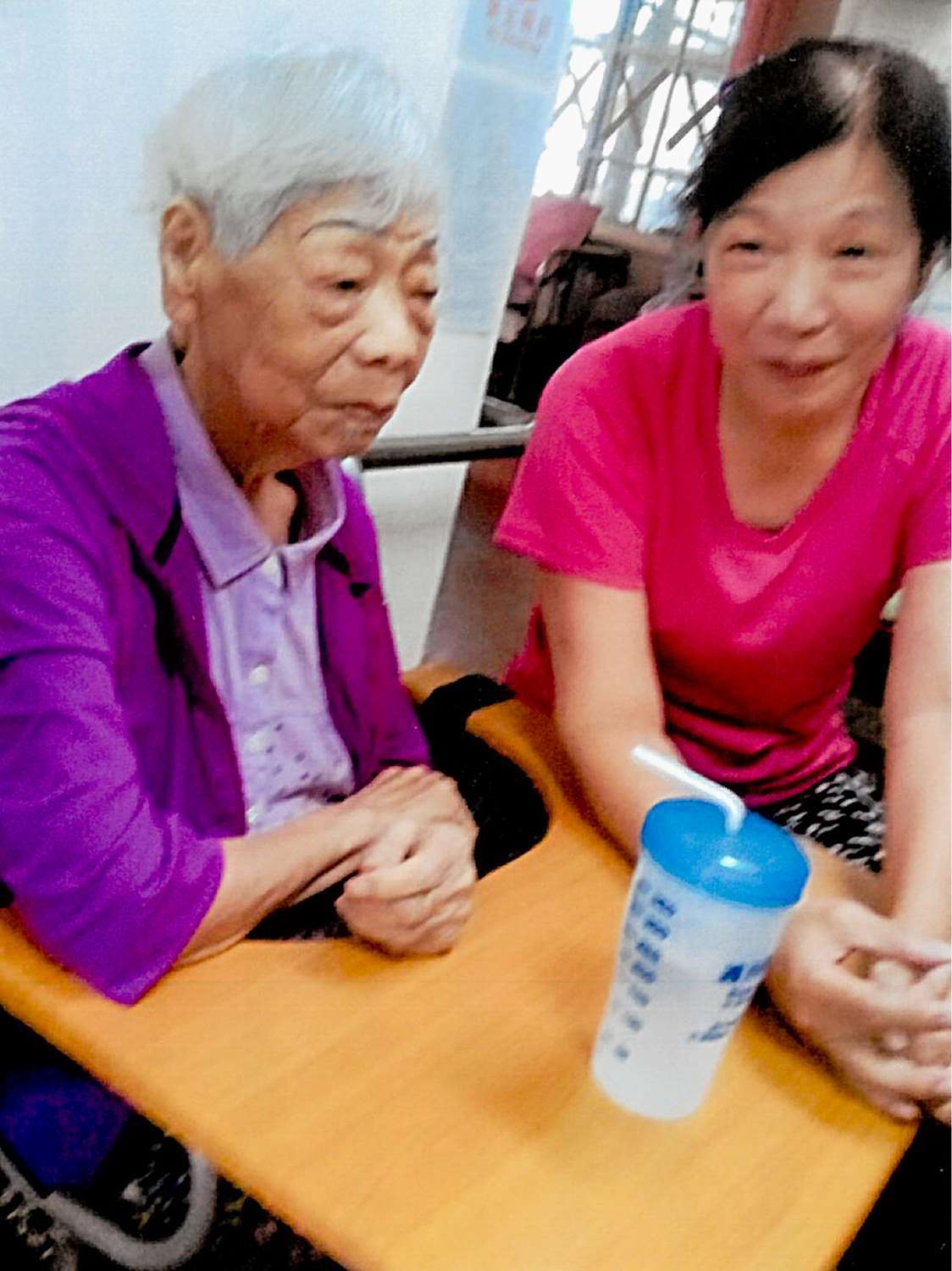 Pai Wan-chih junto a su madre. (Foto: Pai Wan-chih)