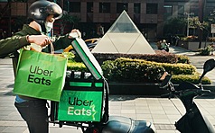 Repartidor de Uber Eats (Foto: CNA)